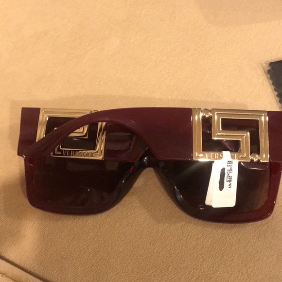 NEW w/ Box Versace Sunglasses with Dark Violet lenses and Transparent Red frame - Picture 3 of 7